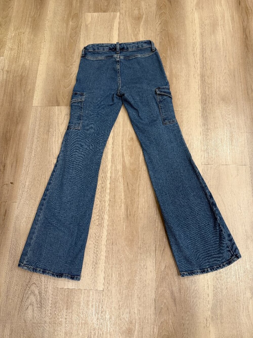Wild Fable Low Rise Flare Cargo Jeans Size 2 Y2K Front Seam Medium Wash - Picture 7 of 10